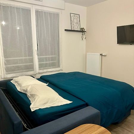 Studio Moderne Et Tout Equipe, Proche Du Rer, Paris & Aeroport D'Orly En 20 Min, Lit Bebe Sur Demande Vitry-sur-Seine Luaran gambar
